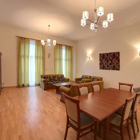 Slunecni Lazne Апарт-отель Карловы Вары