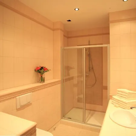 Slunecni Lazne 公寓式酒店 4*