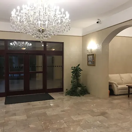 公寓式酒店 Slunecni Lazne 卡罗维发利