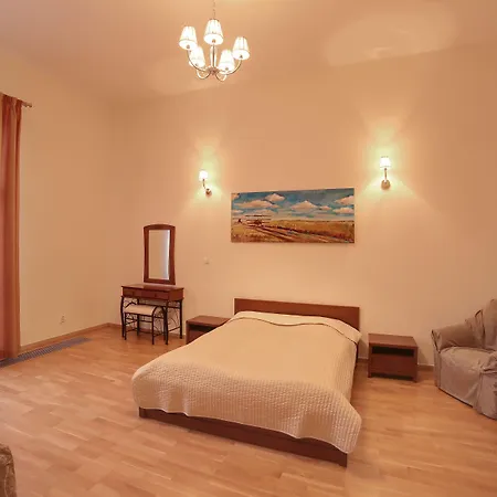 Slunecni Lazne 公寓式酒店 卡罗维发利