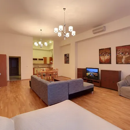 公寓式酒店 Slunecni Lazne 卡罗维发利